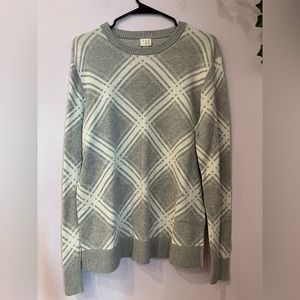 A New Day Women’s Grey and White Sweater. Just like new! Barely worn!